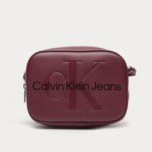  Calvin Klein Jeans Sculpted Camera Bag —